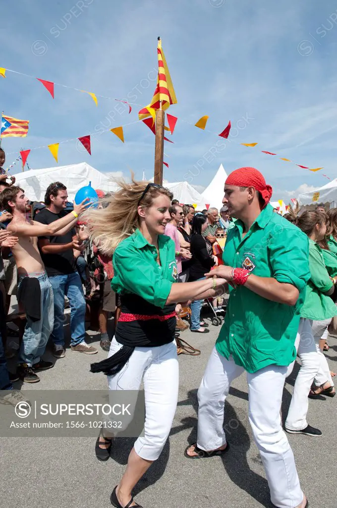 North Catalan´s castellers del riberal, during a tradional dance, at the ´temps fete douarnenez 2012´ international maritime festival, douarnenez fran...