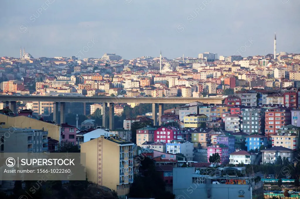 view from the ´Pierre Loti´ viewpoint, looking at the golden horn, istanbul