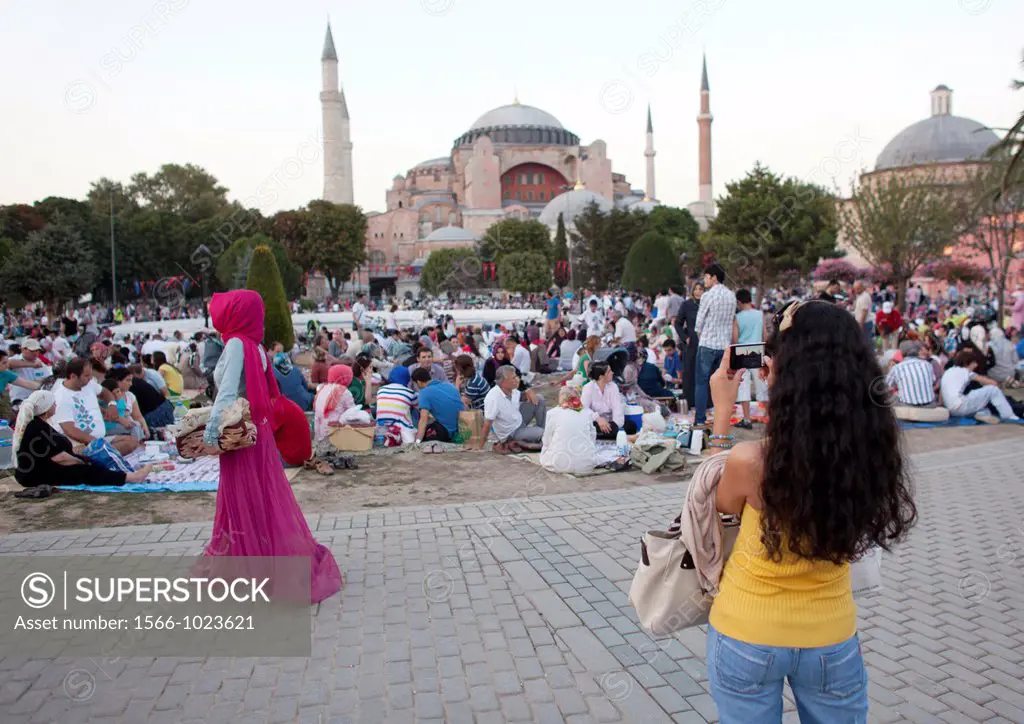 Ramadan picnic in front of the Aya Sofya, istanbul