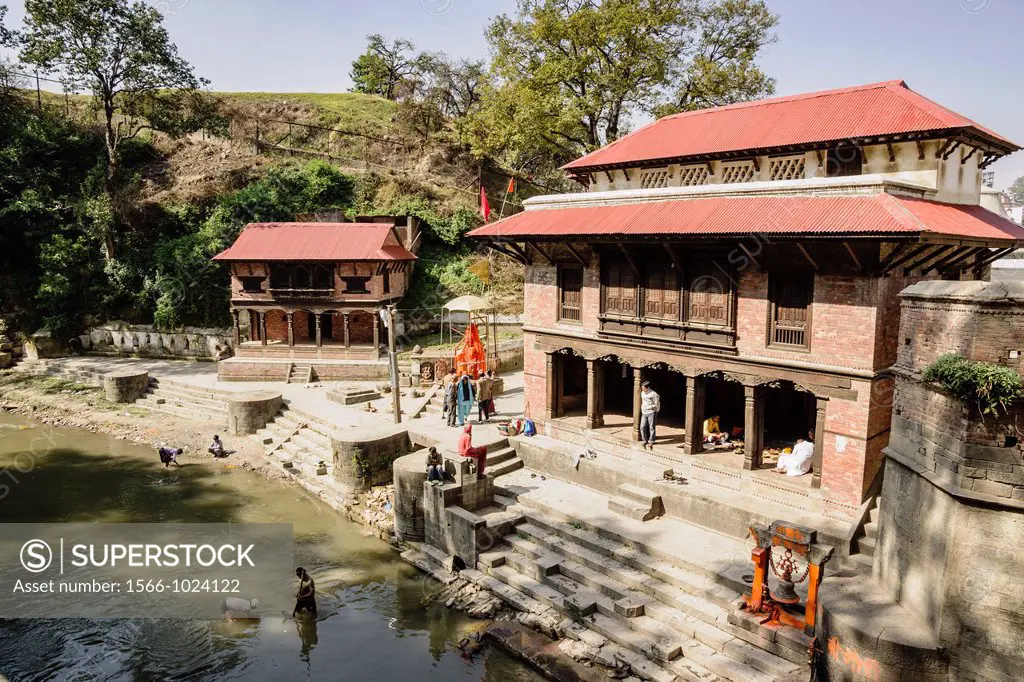 Pashupatinath, cremation, riverside Bagmathi, tributary of the Ganges, Nepal sacred river for Hindus, Kathmandu, Nepal, Asia