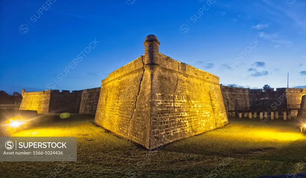 Castillo de San Marcos begore dawn  St  Augustine, FL, USA
