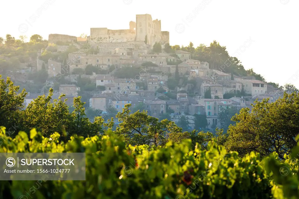 Marquis de Sade castle, Lacoste village, Provence, France, Europe