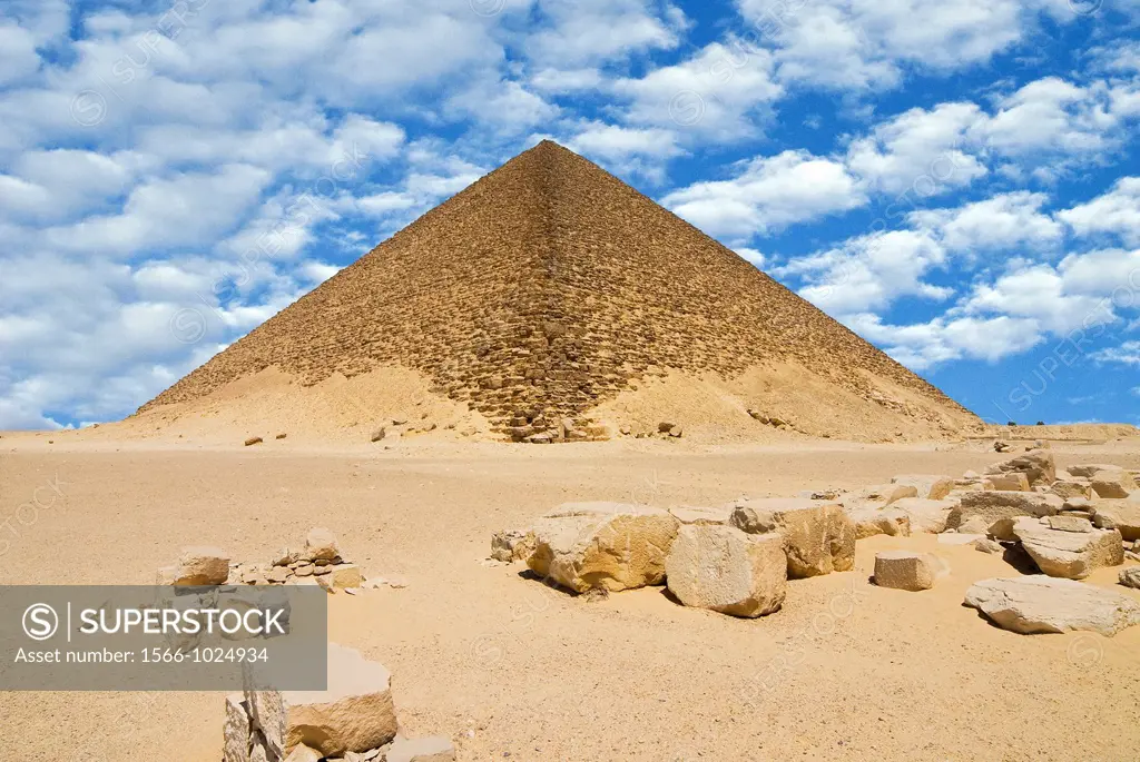 The Red Pyramid Senefru or Snefru Pyramid, Dahshur, UNESCO World Heritage Site, near Cairo, Egypt, North Africa, Africa