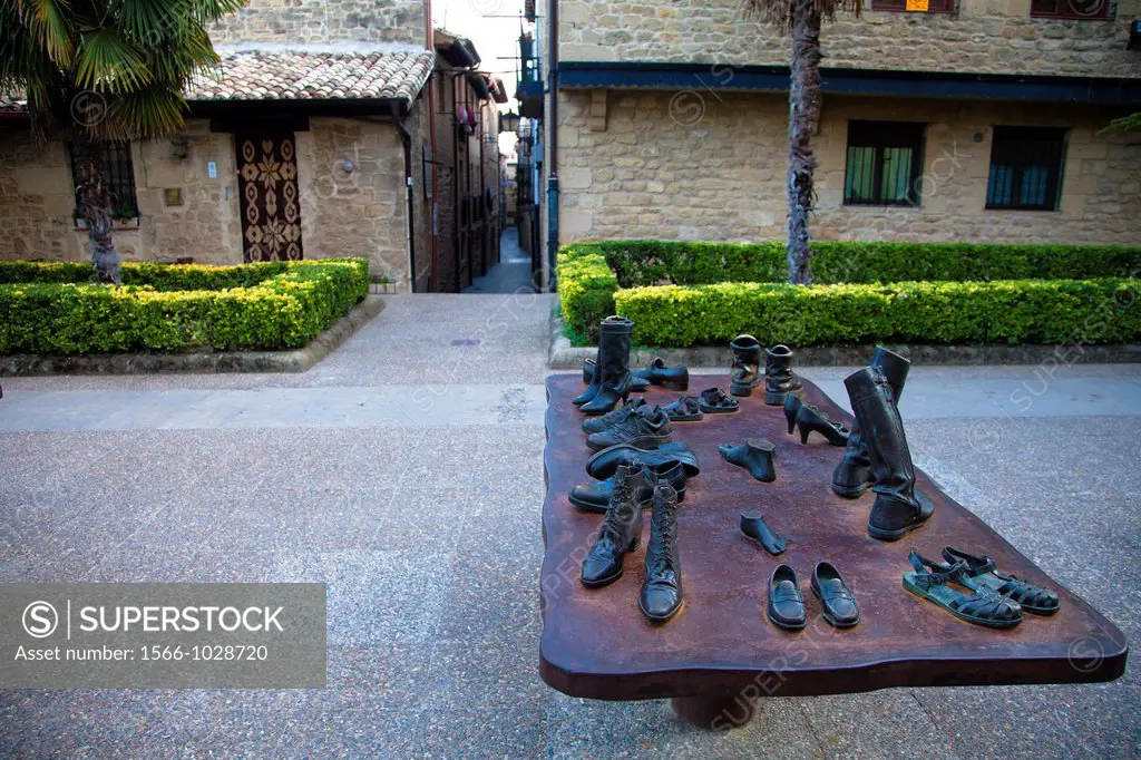 ´Viajeros´ Travelers sculpture in Laguardia, Alava, Spain, Europe