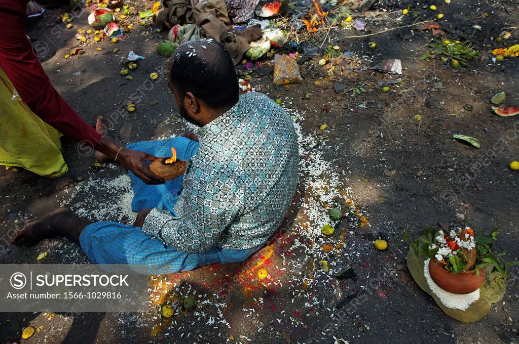 An exorcist practices evil spirit removal on a woman at Mel Malaiyanur temple  Mel Malaiyanur Melmalaiyanur, Gingee, Tamil Nadu, India.