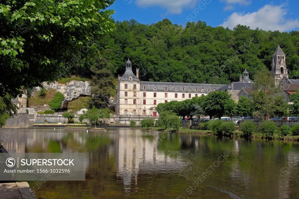 Saint Pierre Benedictine Abbey, Brantome, Dordogne, Perigord, River Dronne, France, Europe