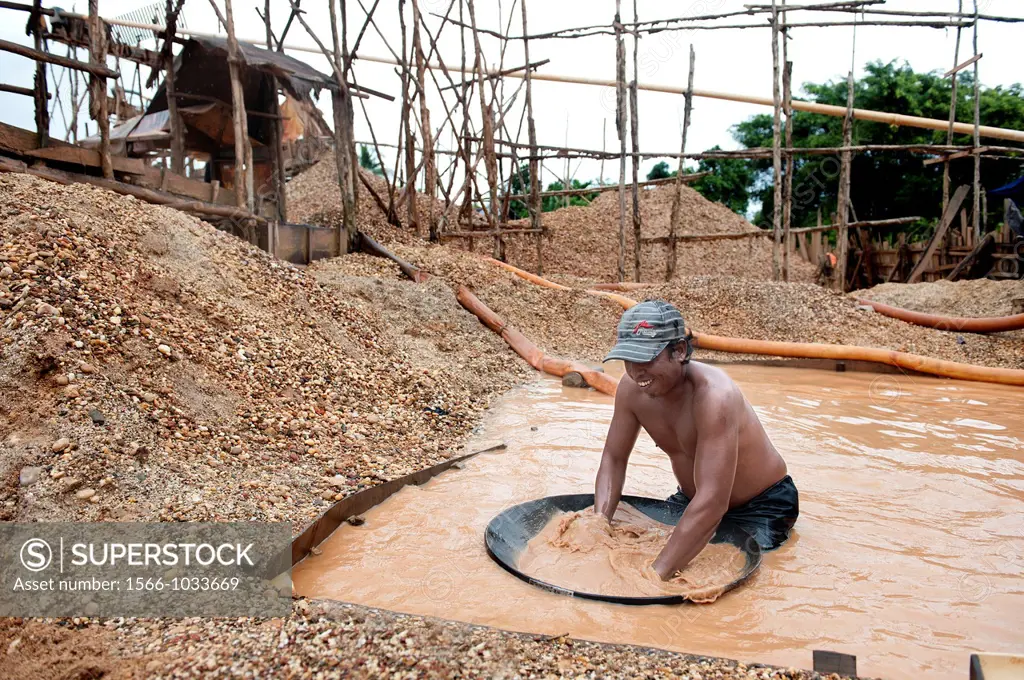 Diamond mine in cempaka, south kalimantan,borneo,indonesia,south-east asia