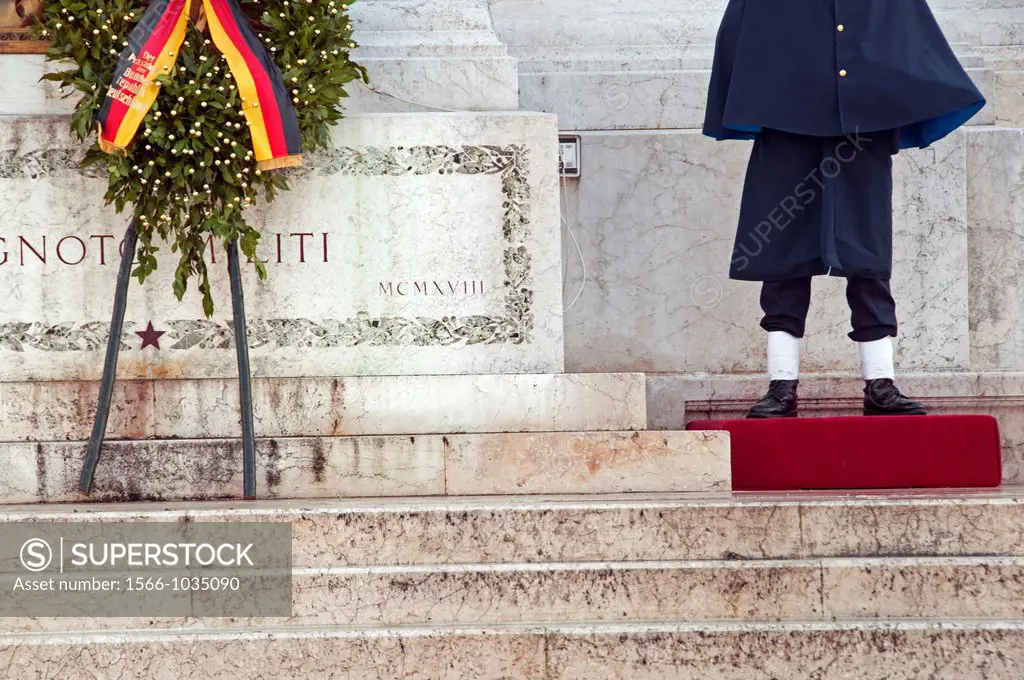 Piazza Venezia, Rome, Italy, National memorial of King Viktor Emanuel II, Vittoriano, honor guard at the Monument to the unknown soldier, Altar of the...