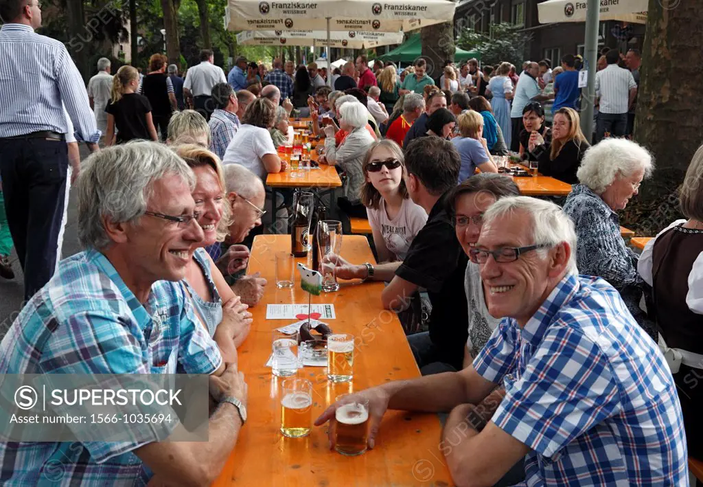 Germany, Krefeld, Rhine, Lower Rhine, Rhineland, North Rhine-Westphalia, NRW, Friedrich-Ebert-Strasse, street party ´Summer Street´ 2012, summer fair ...