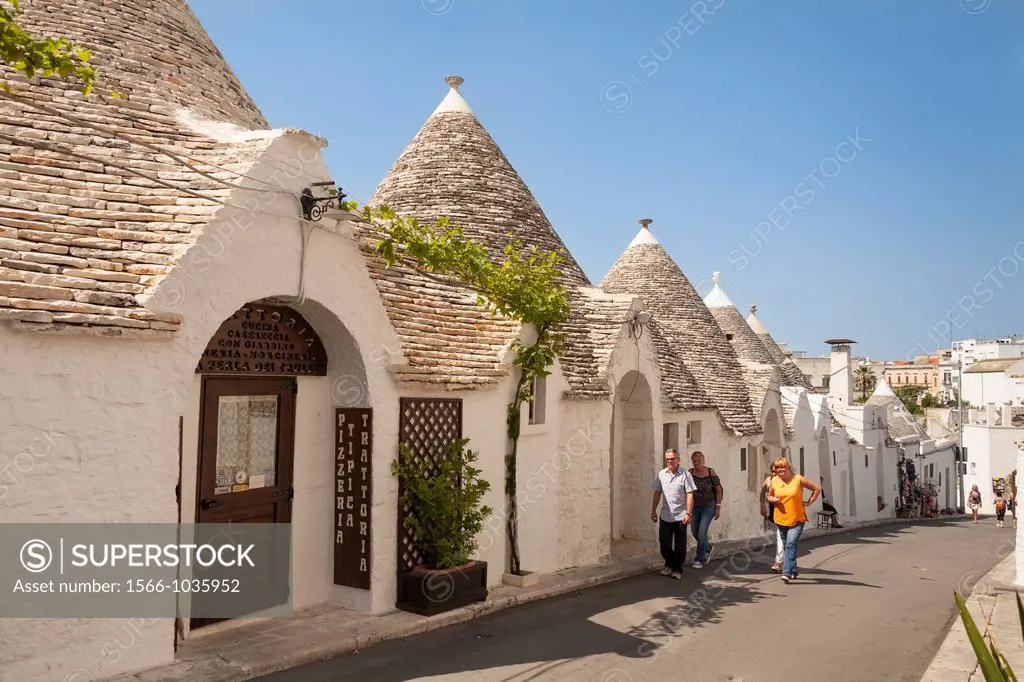 Trulli buildings, Via Monte San Gabriele, Rione Monti, Alberobello, province of Bari, in the Puglia region, Italy