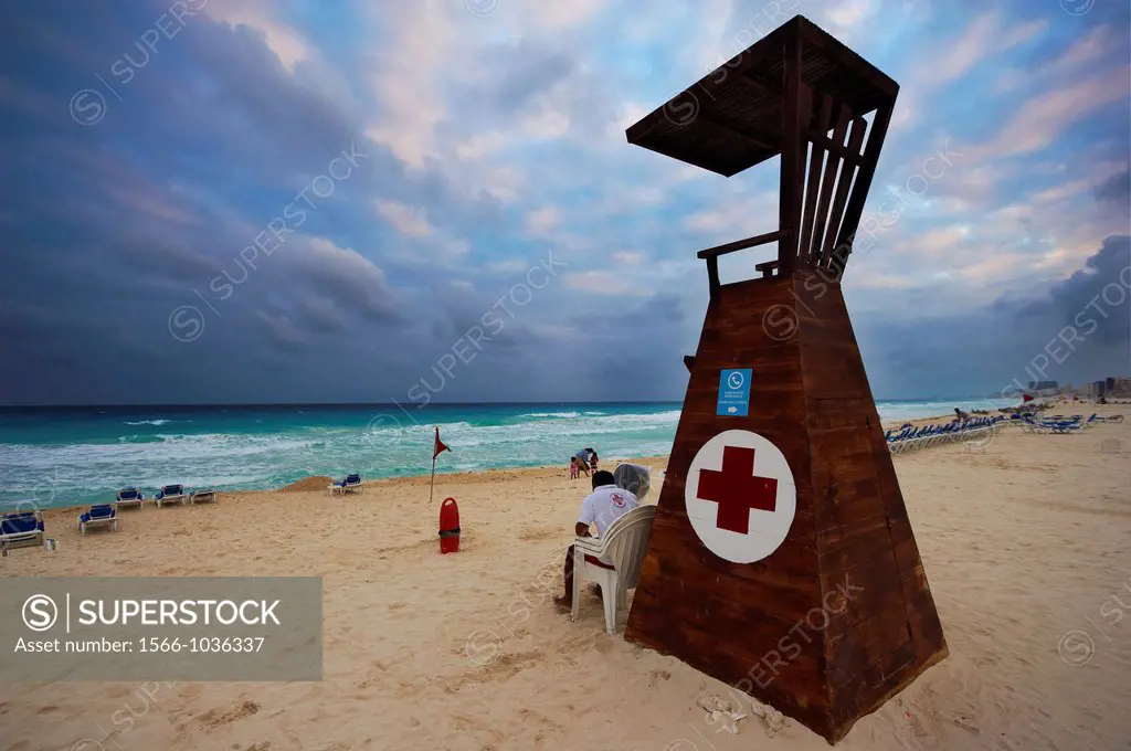 Mexico, Quintana Roo State, Riviera Maya, Cancun, hotel zone, watcher seat at the beach