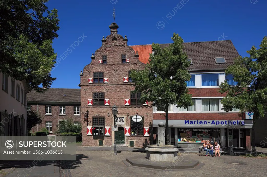 Germany, Krefeld, Rhine, Lower Rhine, Rhineland, North Rhine-Westphalia, NRW, Krefeld-Huels, market place, residential building, gable house, baroque,...