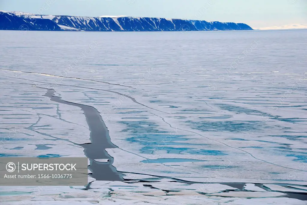 Crack in the icepack, Manson Icefield peninsula and Jakeman glacier, Ellesmere Island, Nunavut, Canada