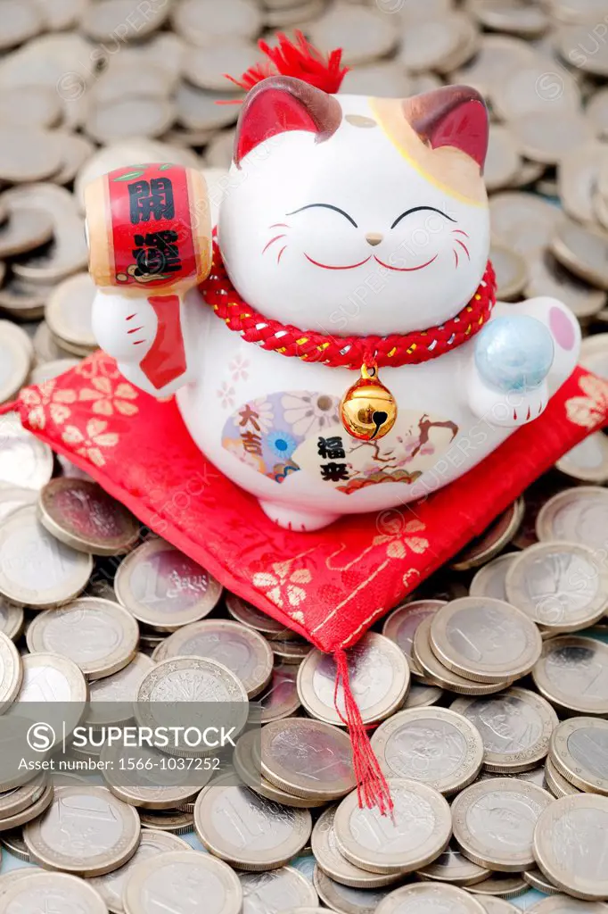 Chinese lucky cat with euros