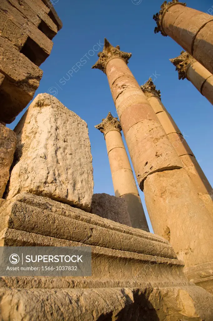 Stone Columns Roman Temple Of Artemis Ruins Jerash Jordan