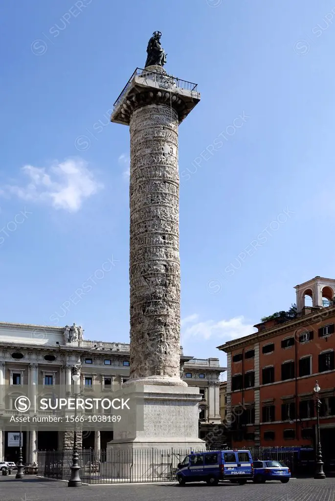 Column of Marcus Aurelius on the Piazza Colonna in Rome in front of the Residence of the Italian Prime Minister in the Palazzo Chigi - Caution: For th...