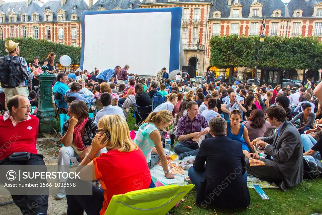Paris, France, Open Air, CInema Show, Forum des Images, in the Square Louis XIII, Place des Vosges, in the Marais