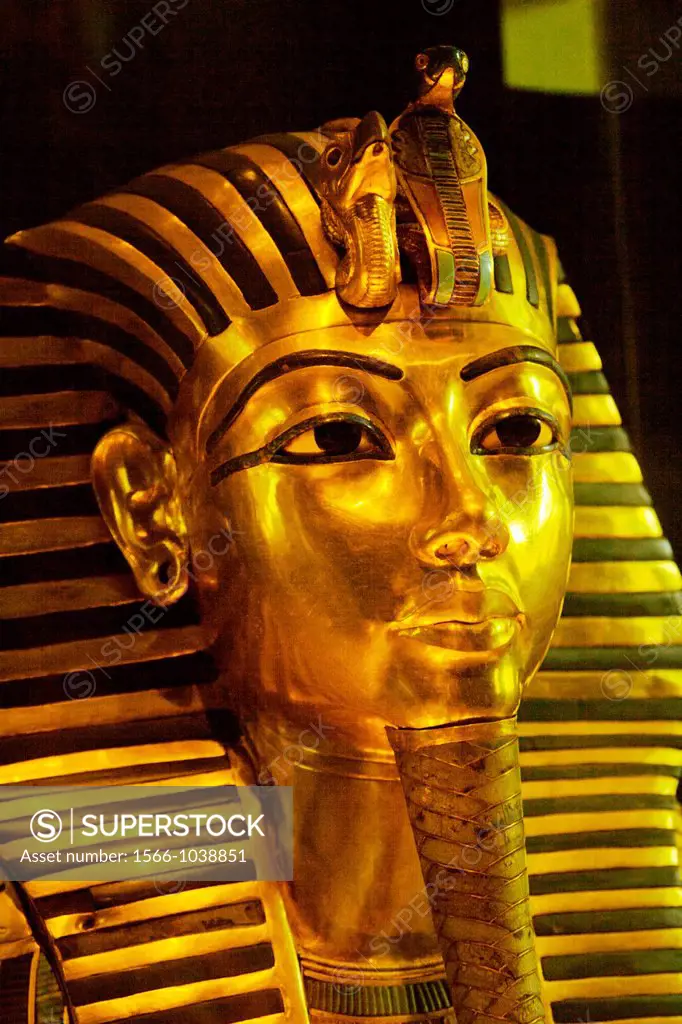 Death mask of Tutankhamen  Egyptian Museum  Cairo  Egypt