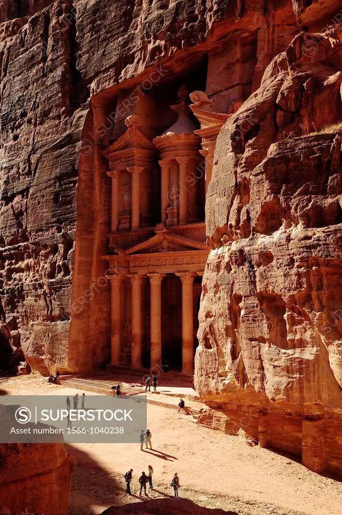 View from above of Al Khazneh, rock-cut building called the Treasury, archaeological site, Petra, UNESCO World Heritage Site, Jordan, Middle East.