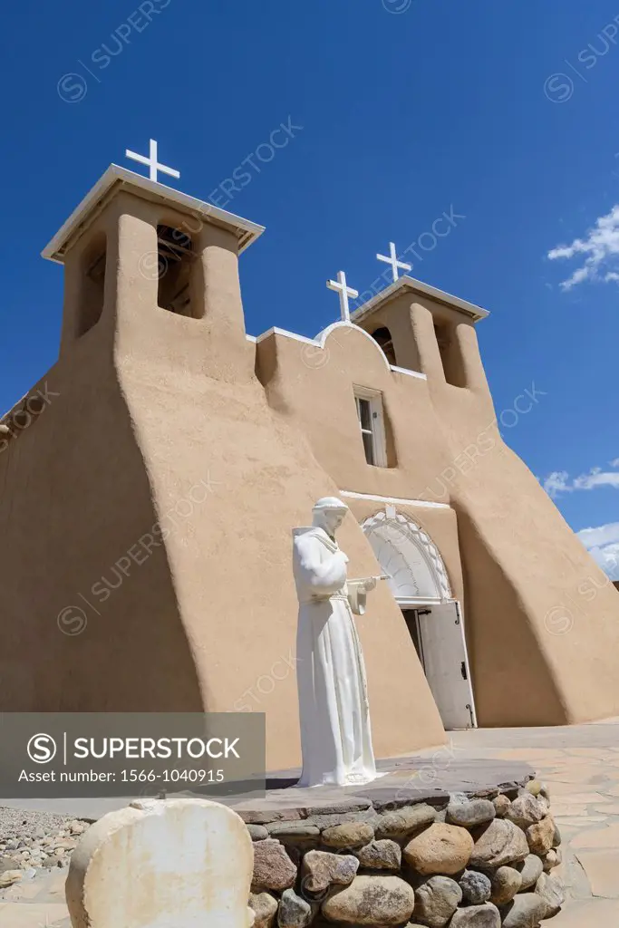 San Francisco de Asis mission church, Ranchos de Taos, New Mexico, USA