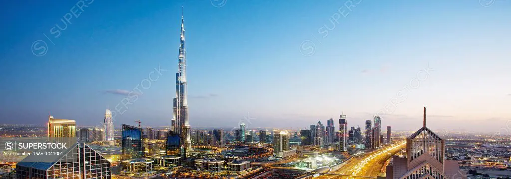 Burj Khalifa, formerly the Burj Dubai Dubai Tower, the tallest tower in the world at 818m, Dubai City, Dubai, United Arab Emirates, Middle East.