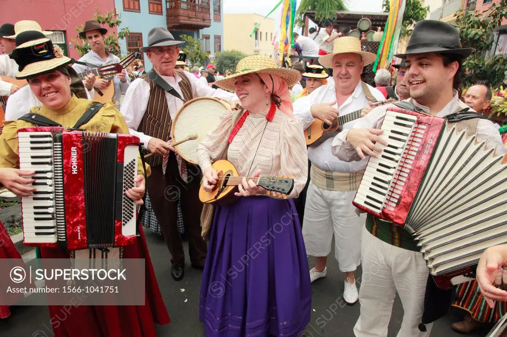 Spain, Canary Islands, Tenerife, Los Realejos, festival, romeria, San Isidoro Labrador, people, traditional dress,