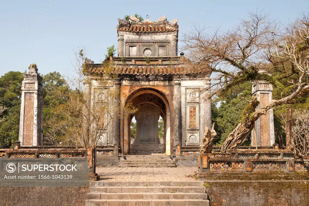 Stele Pavilion incorporating a memorial to Tu Ducs reign, at the tomb of Emperor Tu Duc, near Hue, Vietnam