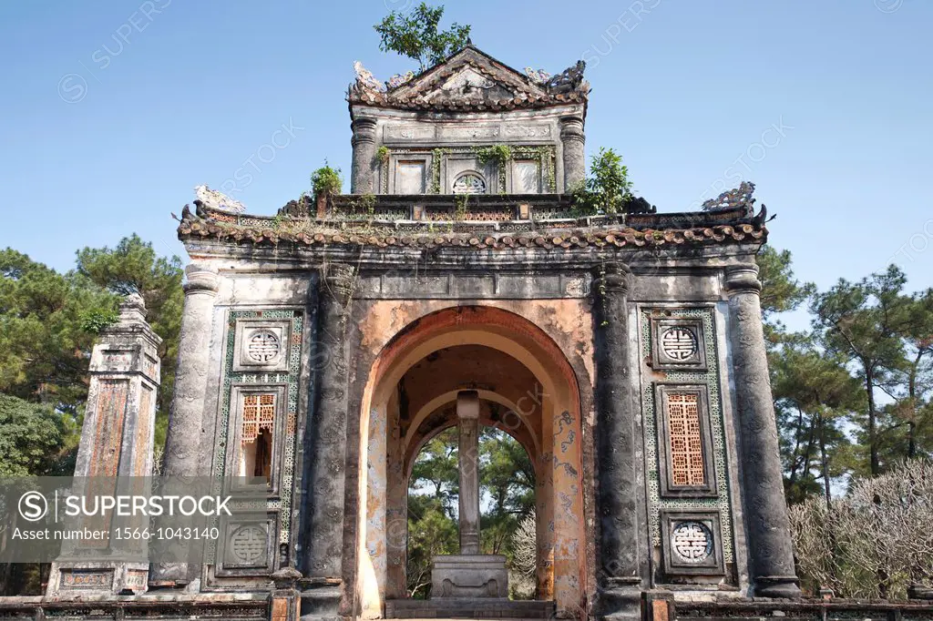 Stele Pavilion incorporating a memorial to Tu Ducs reign, at the tomb of Emperor Tu Duc, near Hue, Vietnam