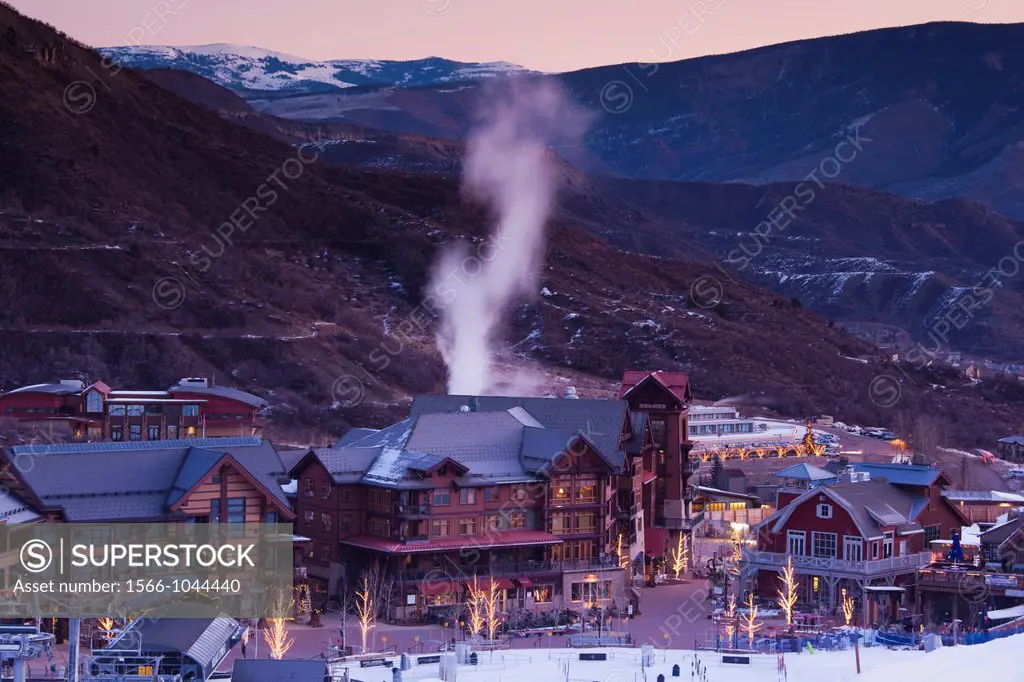 USA, Colorado, Snowmass Village, Snowmass Village Ski Area, dawn