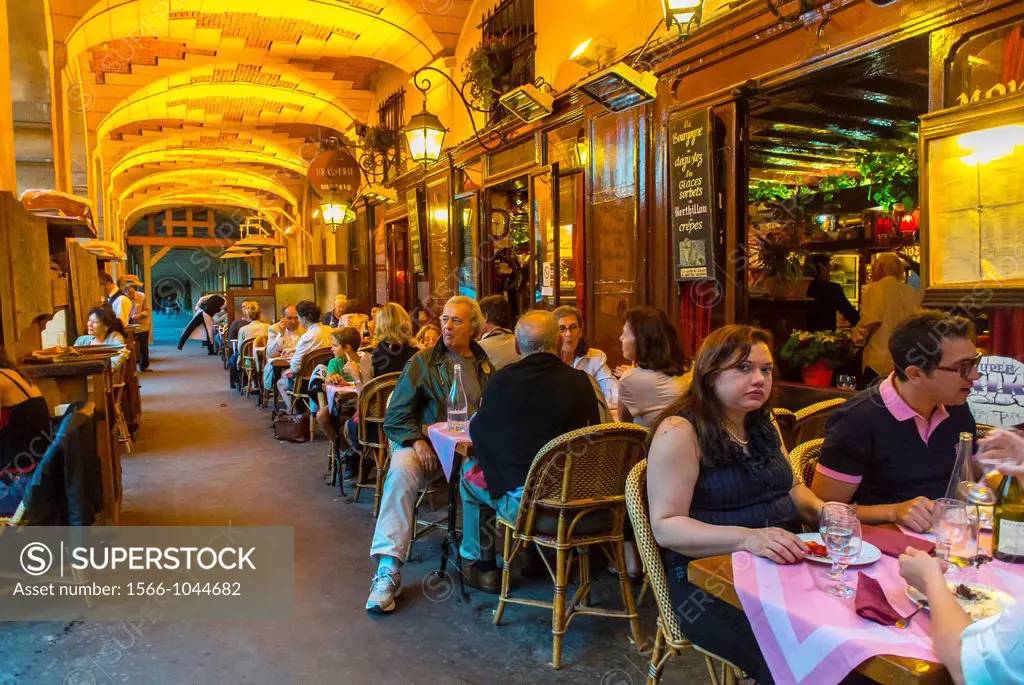 Paris, France, French Bistro, Café Restaurant, ´Ma Bourgogne´, Place des Vosges, in the Marais