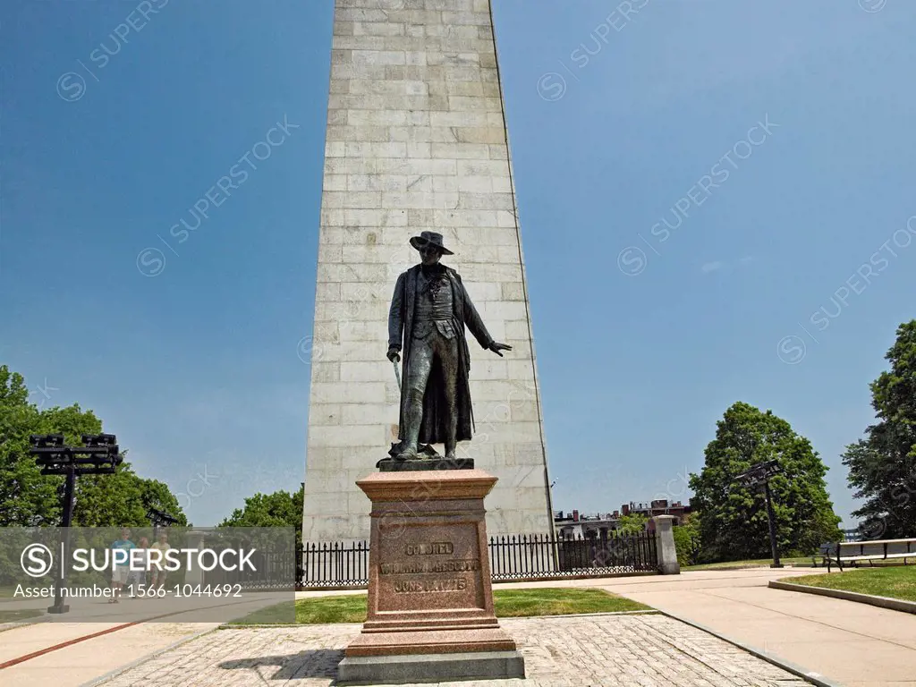 Statue of Colonel William Prescott in front to the Bunker Hill monument  Charlestown, Boston, Massachusetts  Prescott commanded the ´rebel´ forces in ...