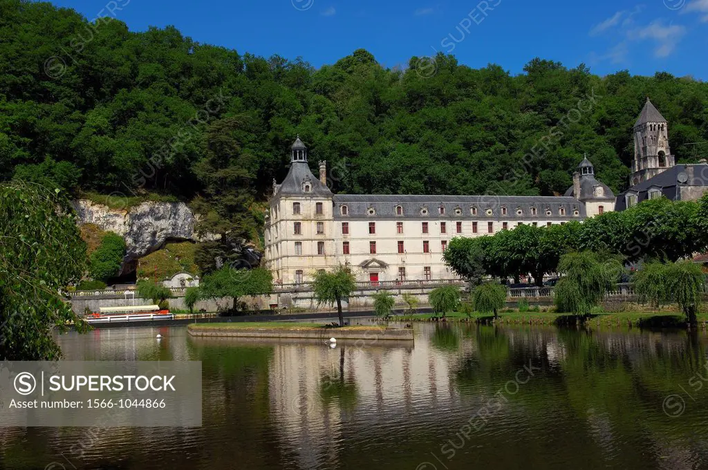 Saint Pierre Benedictine Abbey, Brantome, Dordogne, Perigord, River Dronne, France, Europe