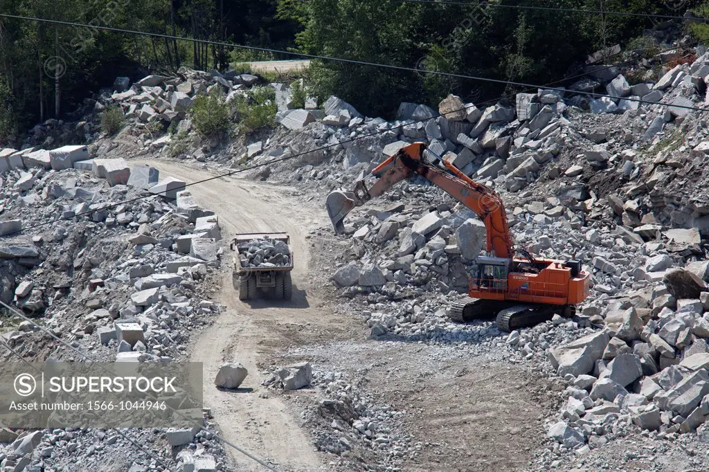 Graniteville, Vermont - The Rock of Ages corporation´s granite quarry  The company makes building materials, monuments, and other granite products