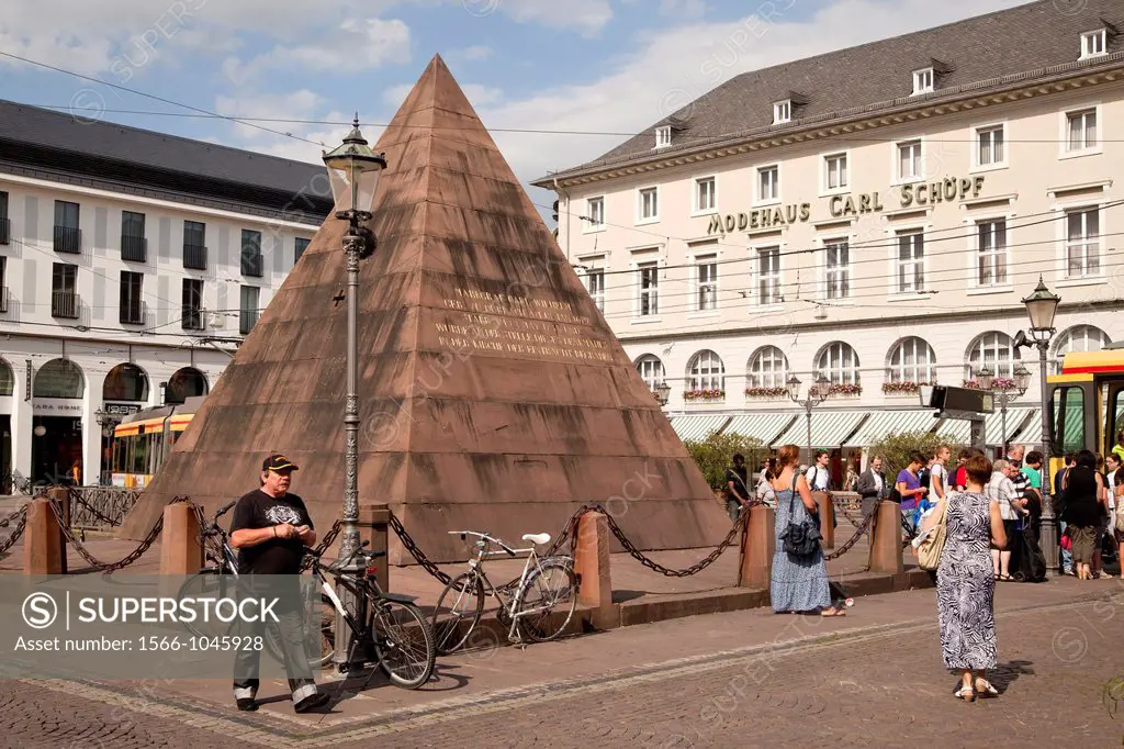 pyramid on market square, Karlsruhe, Baden-Württemberg, Germany