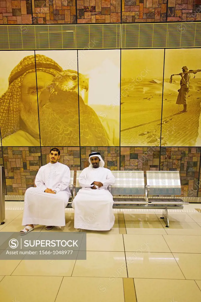 The new Dubai metro, Dubai City, Dubai, United Arab Emirates, Middle East.
