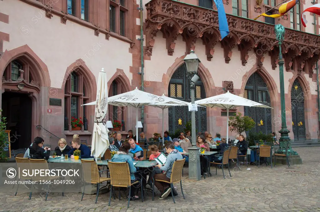 Cafe terrace Römerberg square Altstadt the old town Frankfurt am Main state of Hesse Germany Europe