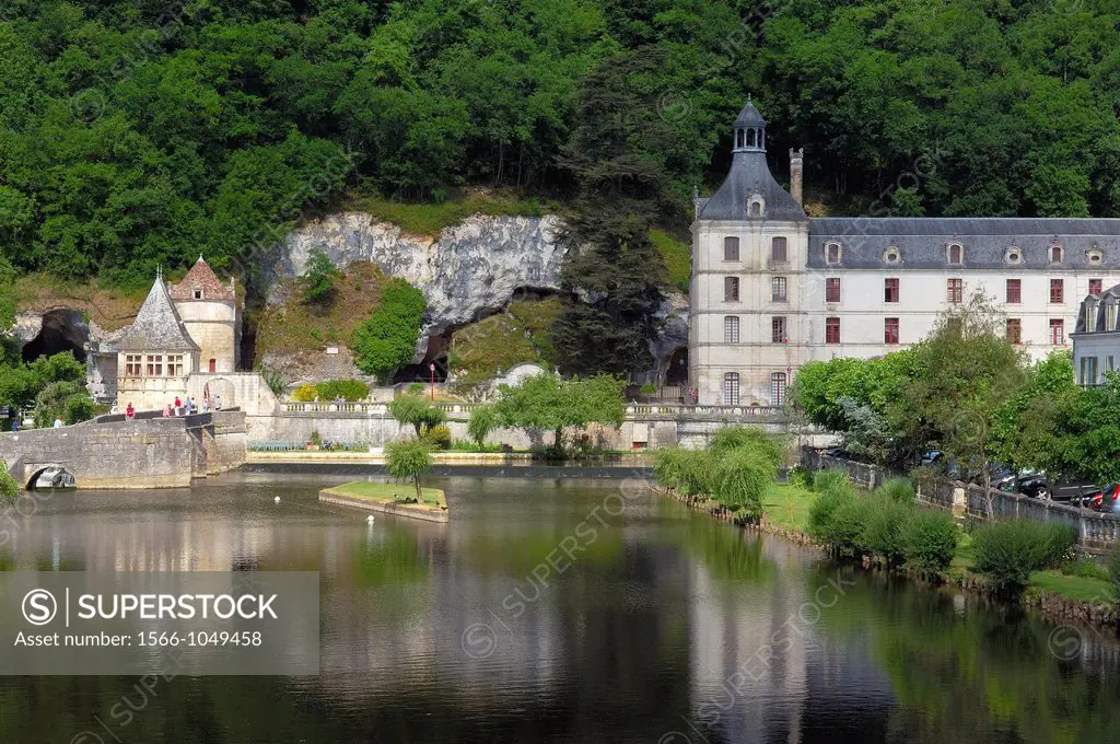 Saint Pierre Benedictine Abbey, Brantome, Dordogne, Perigord, River Dronne, France, Europe