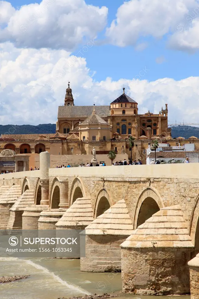 Spain, Andalusia, Cordoba, Cathedral, Puente Romano,