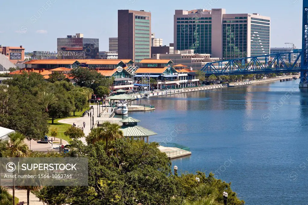 Northbank Riverwalk city park along St  Johns River in downtown Jacksonville, FL