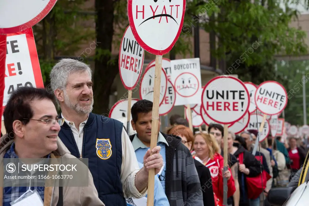Rosemont, Illinois - A picket line at the Hyatt Regency O´Hare hotel supports Hyatt workers nationwide who are seeking to join the Unite Here hotel wo...