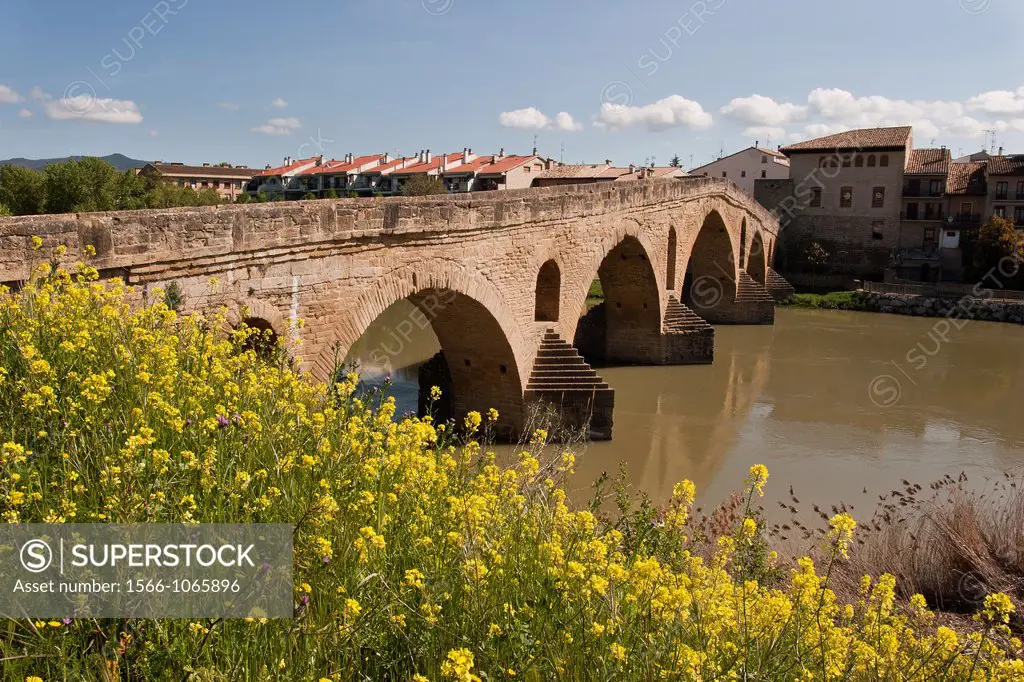 Romanesque Bridge, Puente la Reina, Gares, Navarre, Spain, Europe