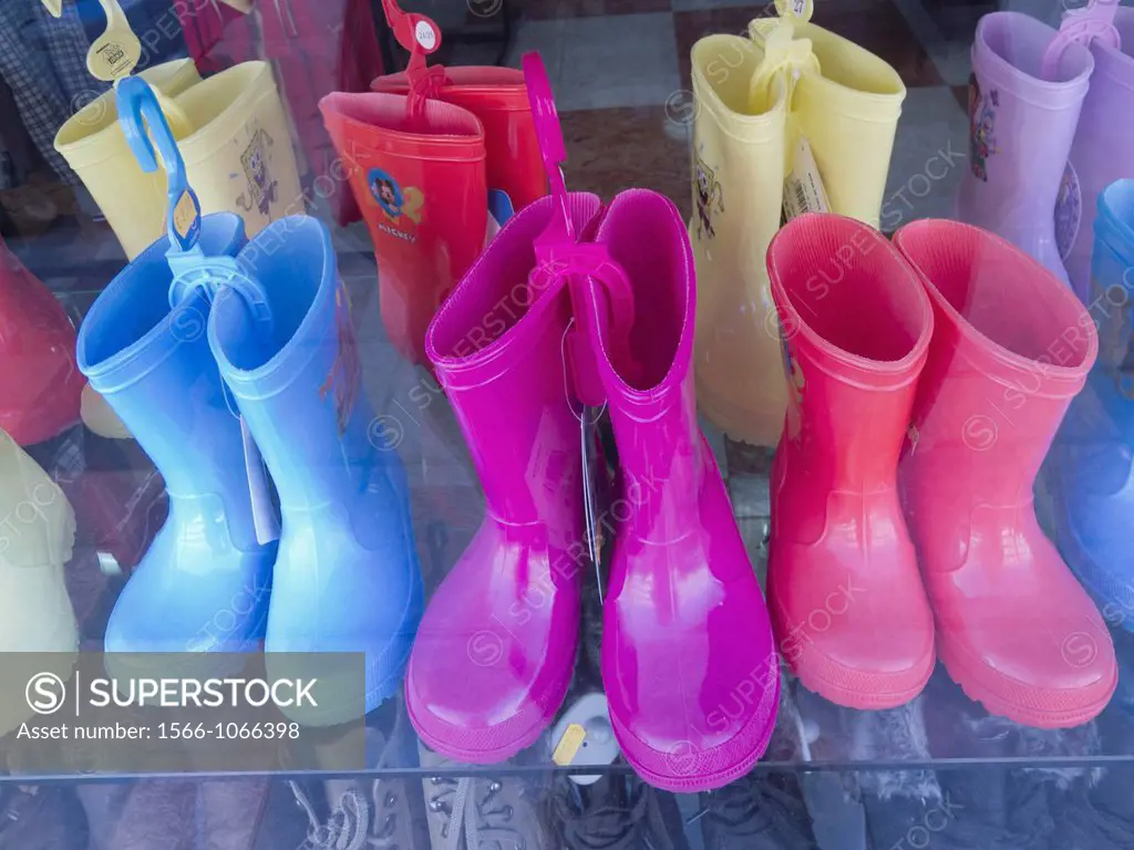 Children´s rubber boots in shop window