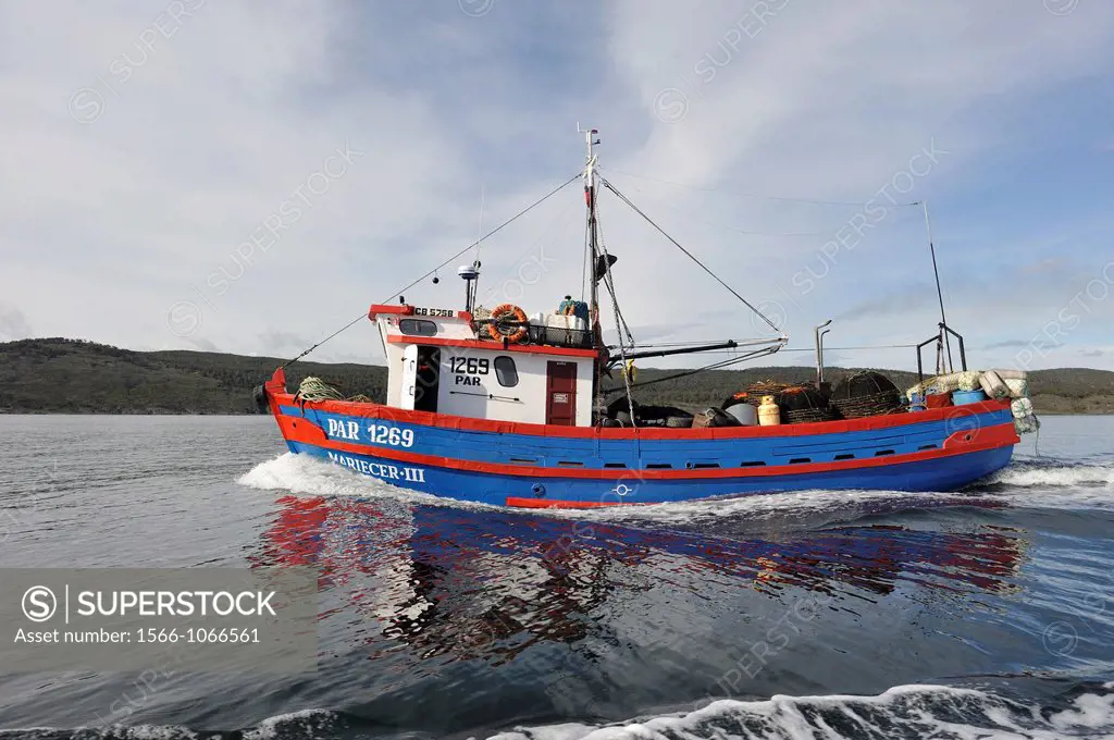fishing boat, Beagle Channel, Ushuaia, Tierra del Fuego, Patagonia, Argentina, South America