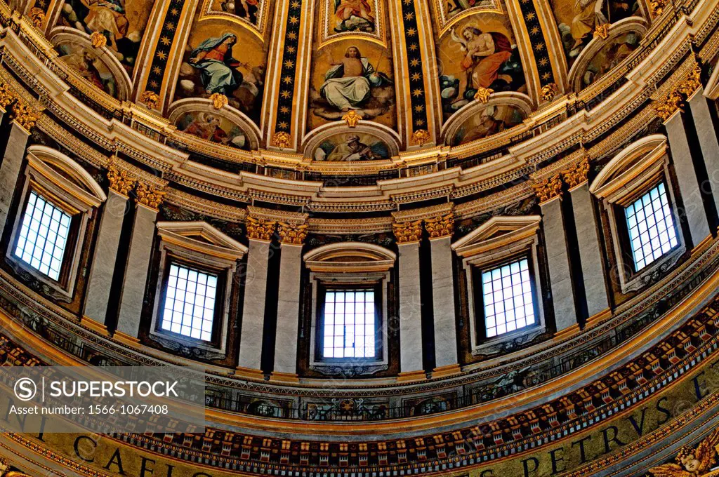 interior of Basilica Papale di San Pietro in Vaticano, St  Peter´s Basilica, largest interior of any Christian church in the world, Vatican City, Citt...