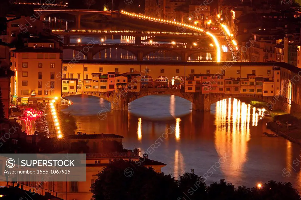 Ponte Vecchio over Arno river at dusk, Florence, Tuscany, Italy