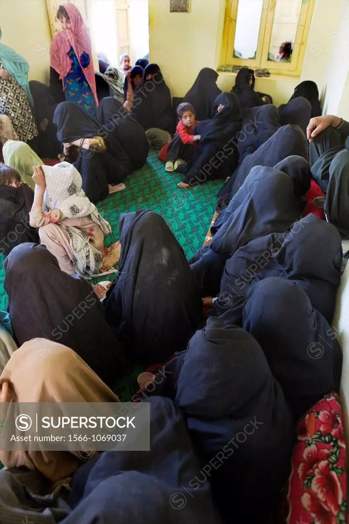 Afghan women in tarin kowt, Uruzgan province