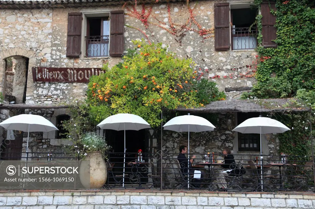 Cafe, Saint Paul de Vence, St Paul de Vence, medieval village, Alpes Maritimes, Provence, Cote d Azur, France, Europe