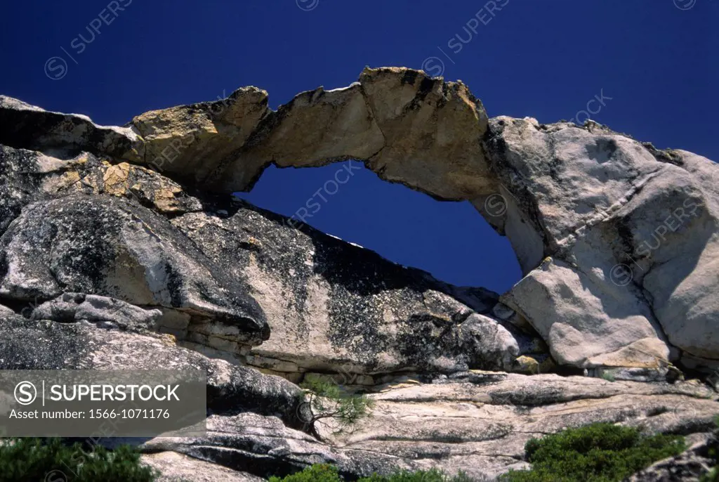Indian Rock Arch, Yosemite National Park, California