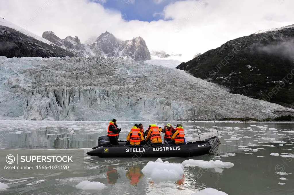 excursion with zodiac around the Pia Glacier, Cordillera Darwin, Beagle Channel Northeast branch, Tierra del Fuego, Patagonia, Chile, South America