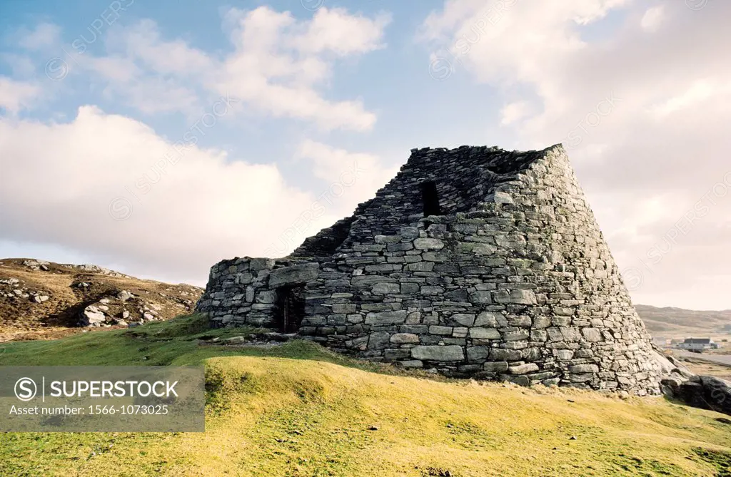 Dun Carloway broch, Isle of Lewis, Outer Hebrides, Scotland, UK  Ancient stone fortified homestead approx 2000 years old